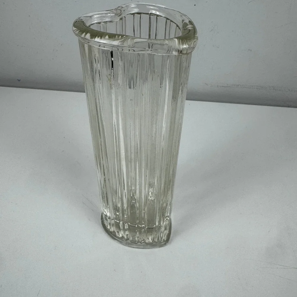 Vintage FTDA 1982‎ Heart Shaped Clear Ribbed Glass Flower Vase Romantic Decor